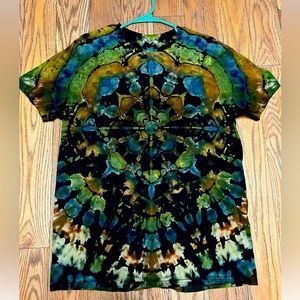 L men’s or unisex Fruit of the Loom Iconic reverse tie dyed Tshirt